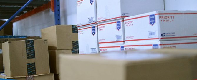 Queriatanto.com - importar dos EUA, caixas no armazém na florida